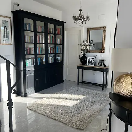The White House Villa
